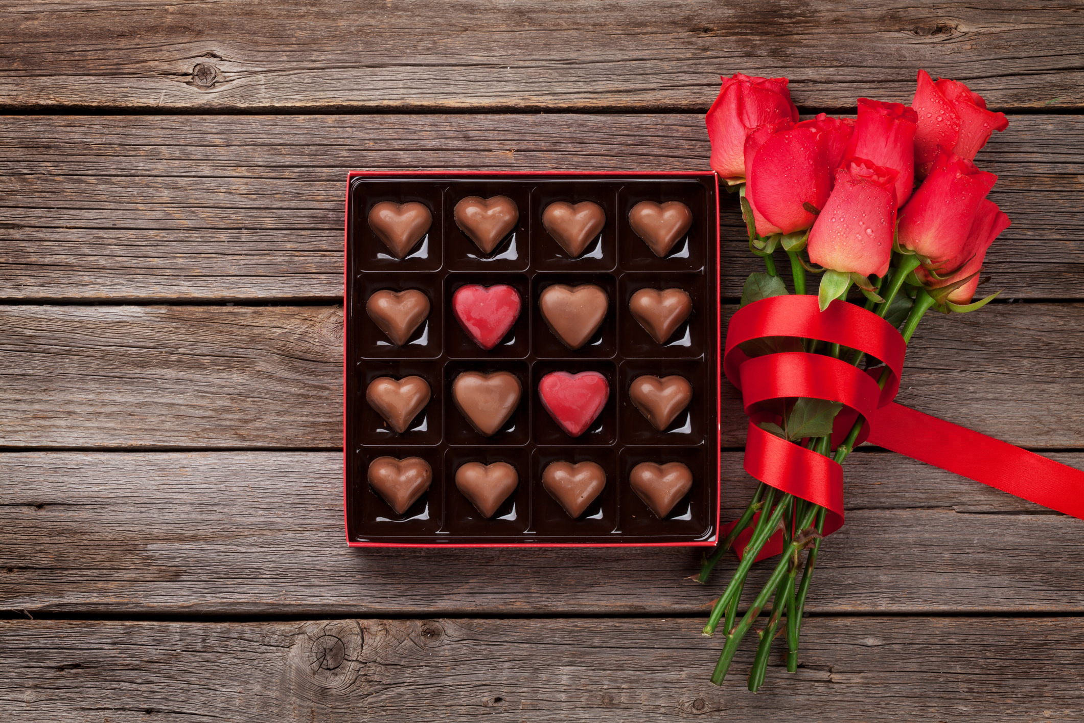 Joyeux anniversaire mia-rose mini coeur tin cadeau pour mia-rose avec chocolats