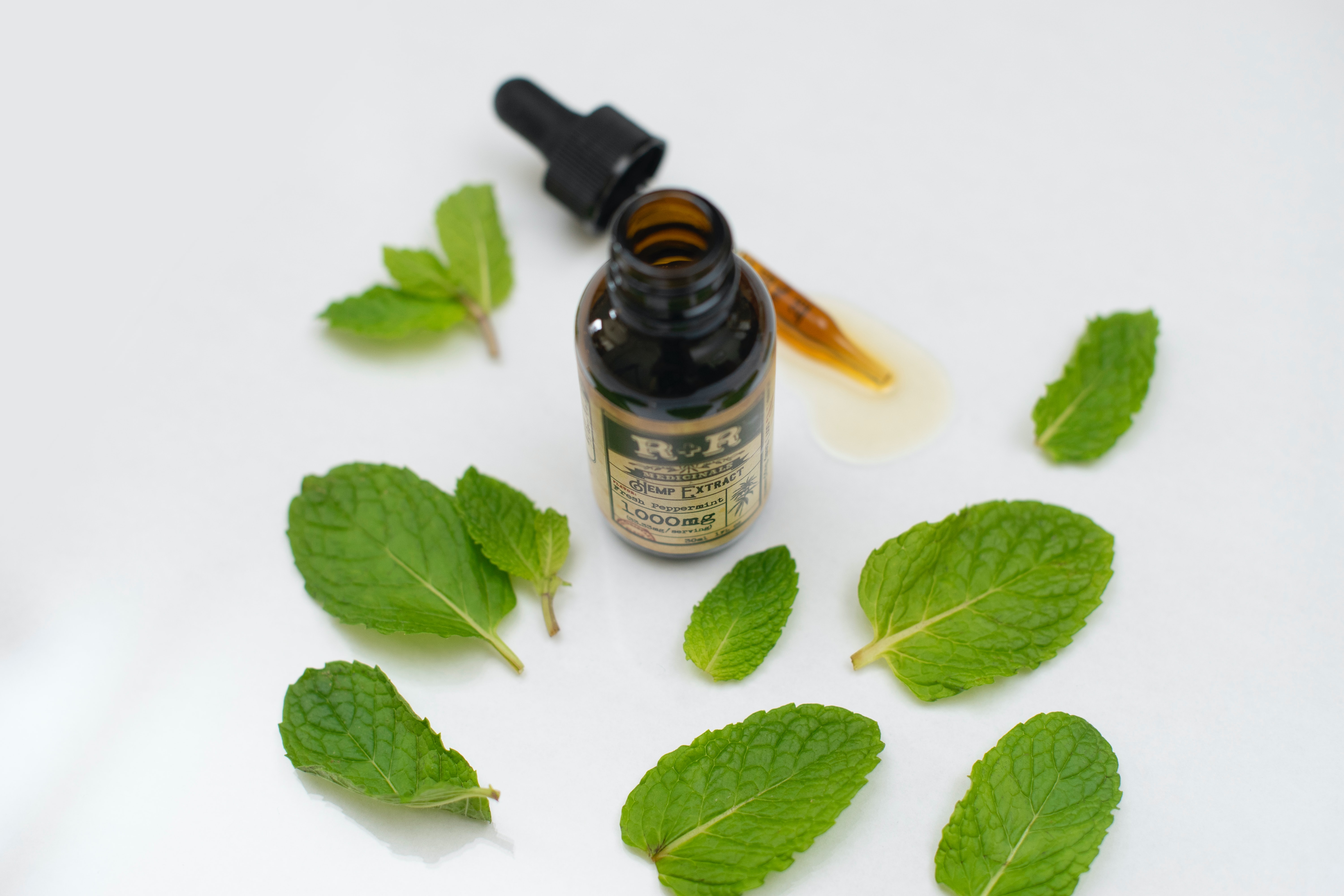 L'huile essentielle de Menthe Poivrée en cas de maux de tête ou de migraine