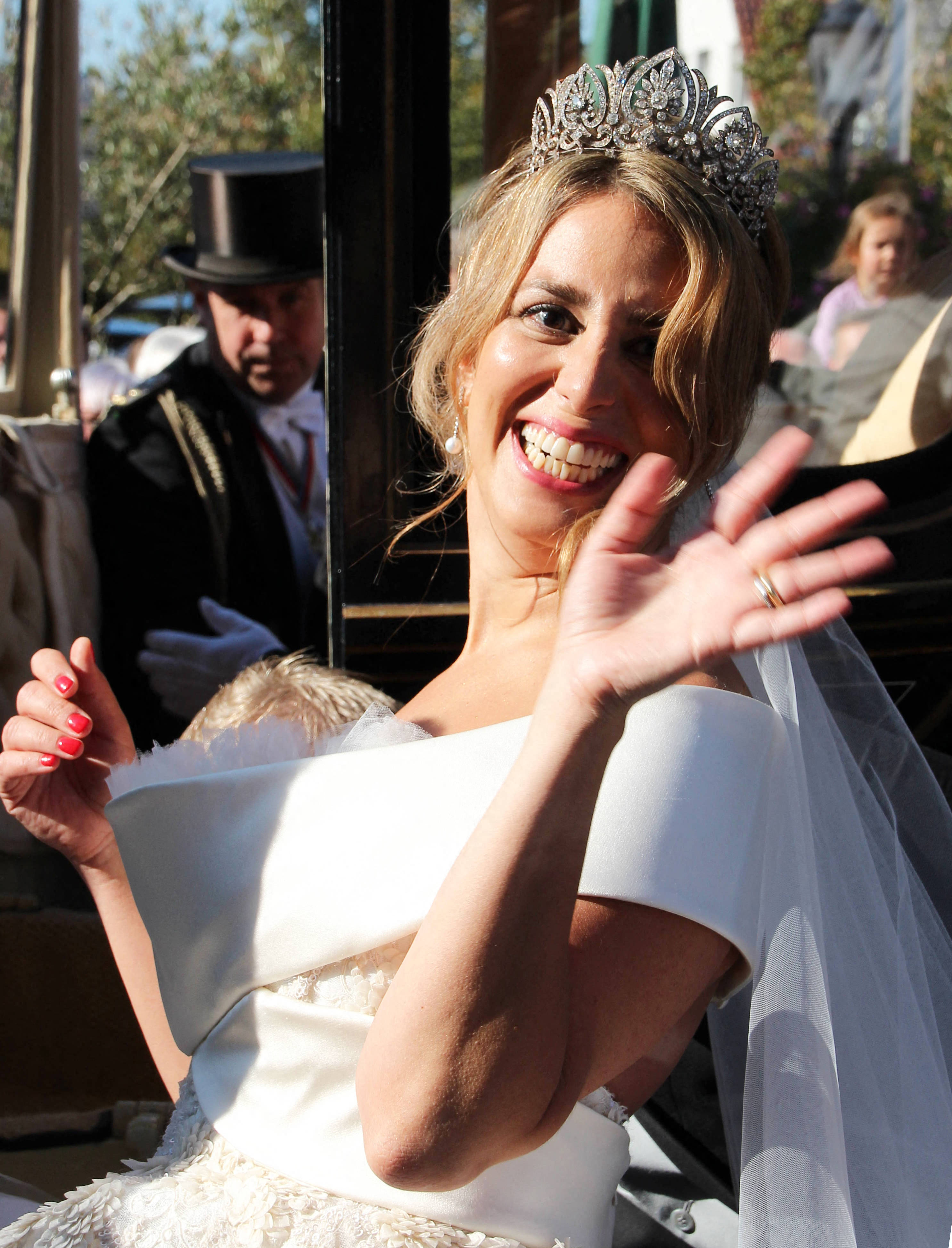 PHOTOS Le somptueux mariage du prince Alexander de Schaumbourg