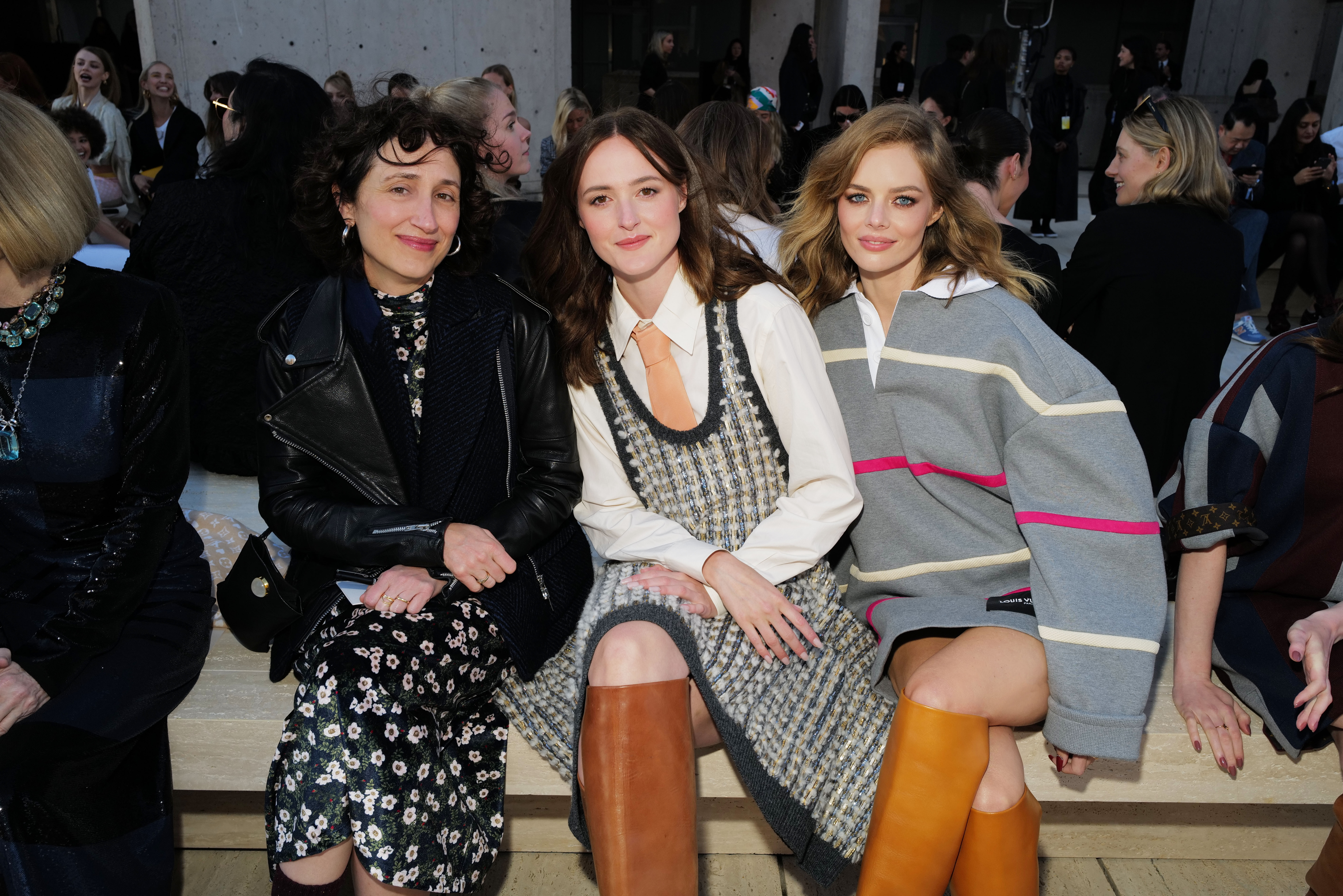 PHOTOS - Léa Seydoux, Marina Fois, Ana de Armas, Emma Roberts au défilé  Louis Vuitton Femme Croisière 2023 - Gala