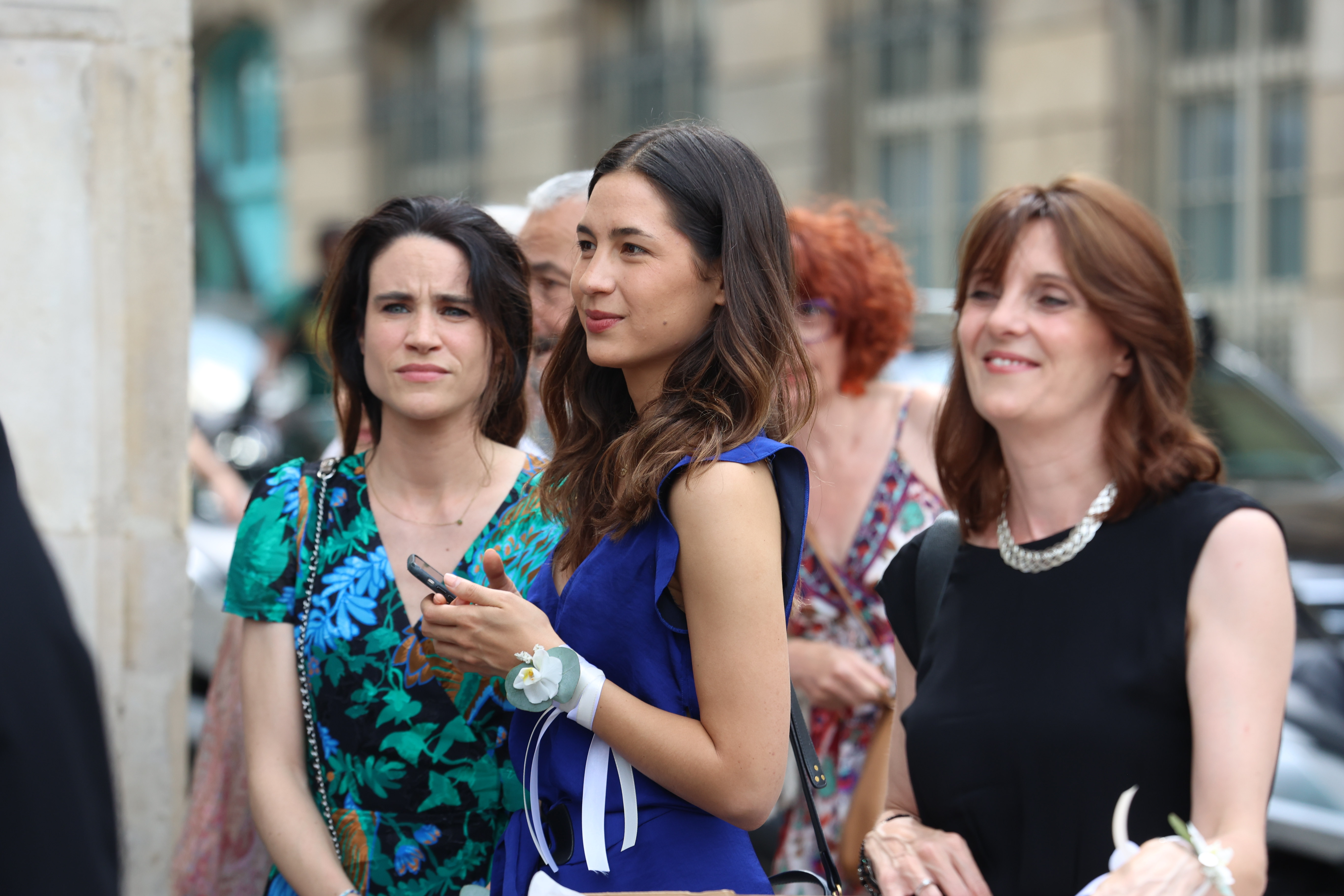 Jean Dujardin, Laeticia Hallyday, Caroline Margeridon Les stars  présentes au mariage de Claude Lelouch et Valérie Perrin (PHOTOS)
