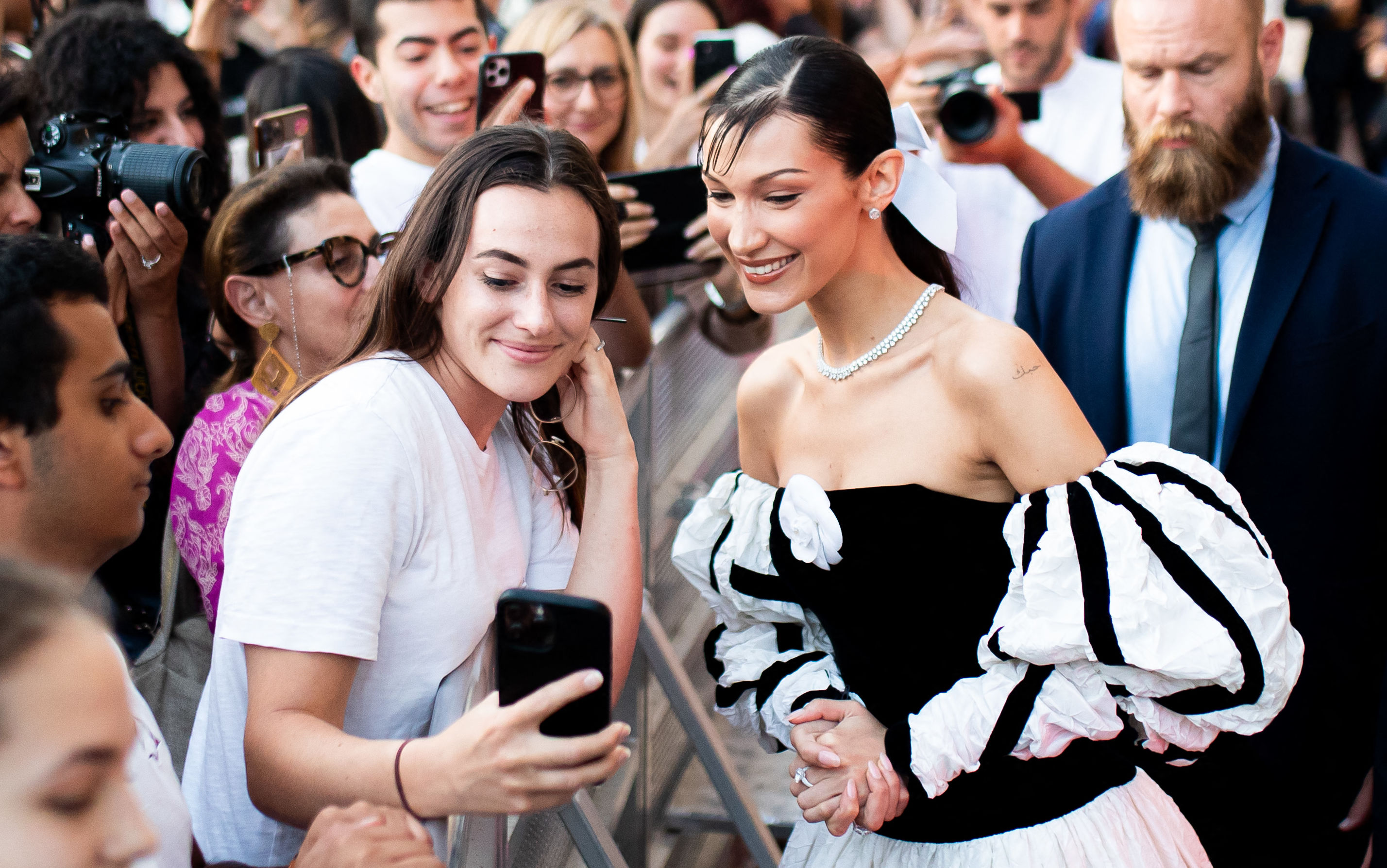 PHOTOS - Les stars dévoilent leurs tatouages à Cannes - Gala