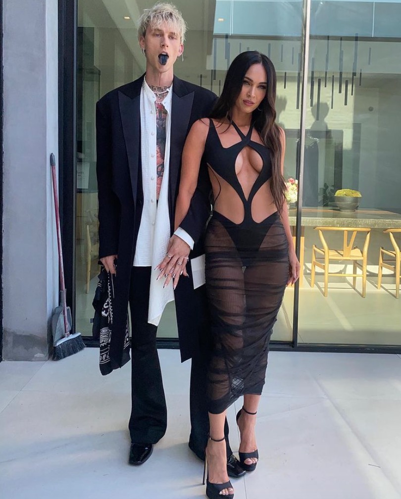 Instagram : Gaëlle Garcia Diaz pose en bikini, la robe très ajourée de  Megan Fox... - Télé Loisirs