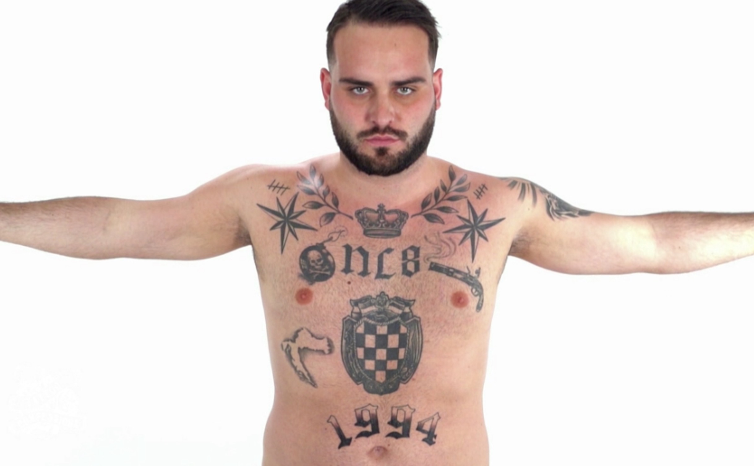 Maëva Ghennam, Julien Tanti, Julien Bert… : les pires tatouages des  candidats de W9 - Télé Loisirs