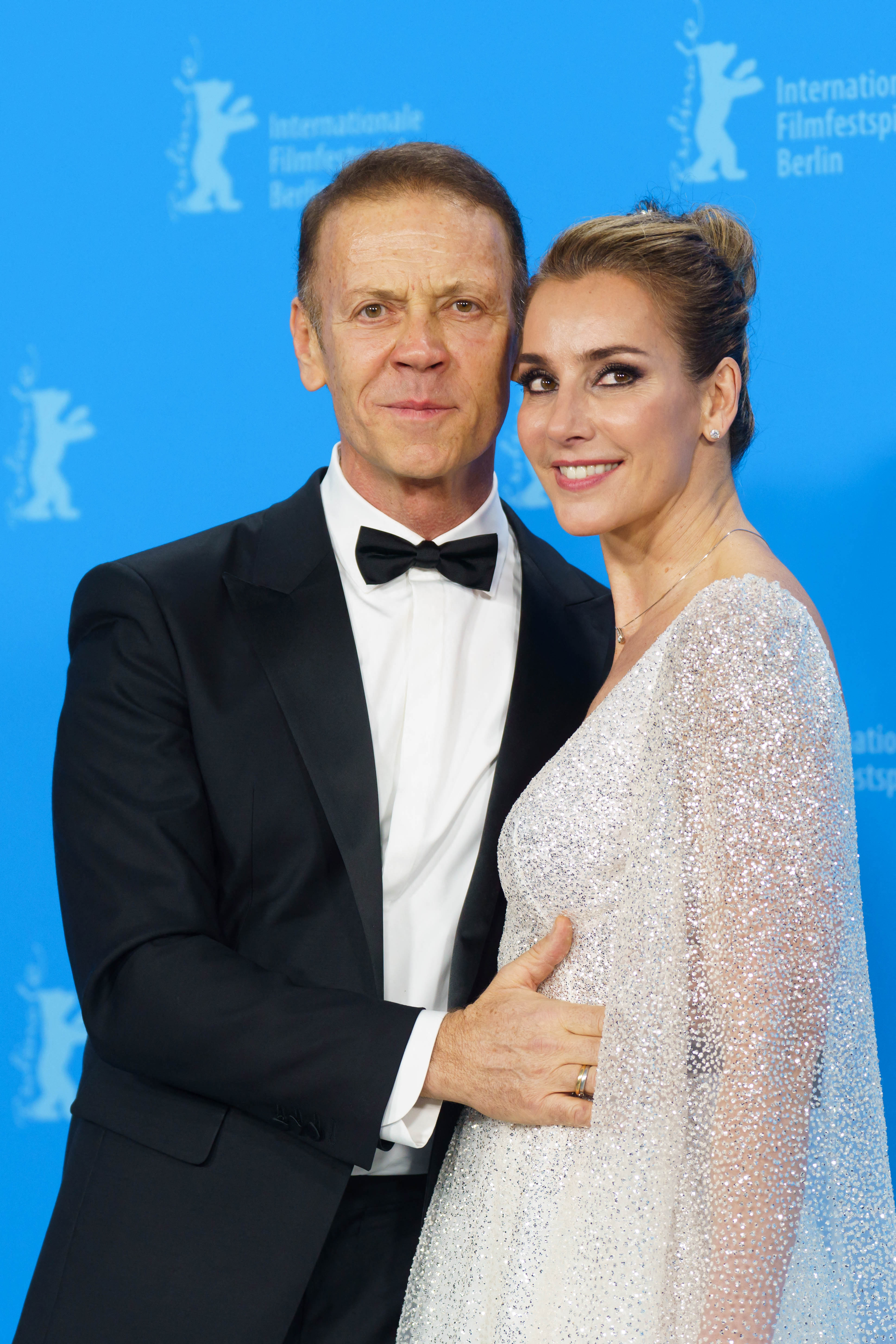 Rocco Siffredi et sa femme enflamme le photocall de Supersex - Télé Loisirs