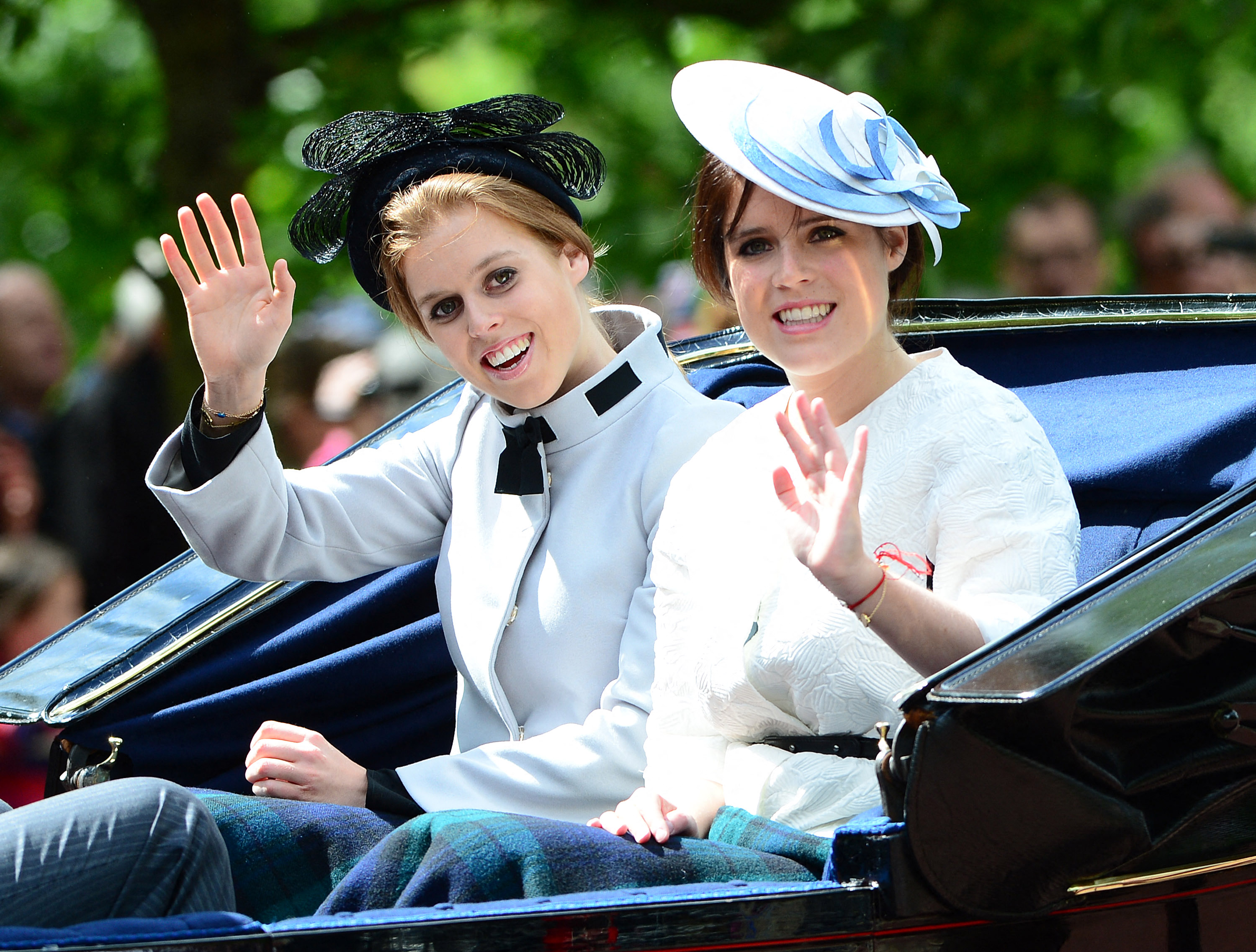 L volution physique des princesses Beatrice et Eugenie d York Voici